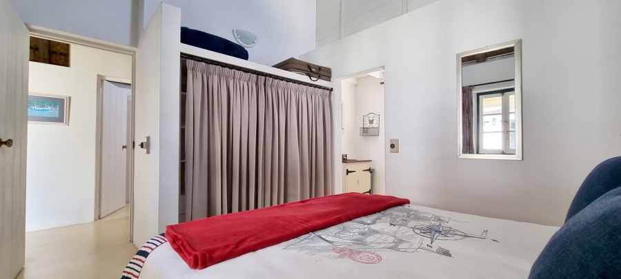 4 Bedroom Property for Sale in Struisbaai Western Cape